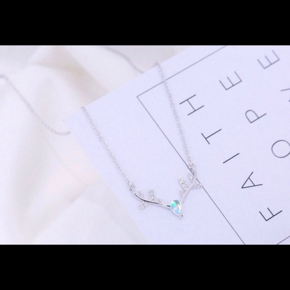 🌷 STERLING SILVER (925) CRYSTAL ANTLER NECKLACE - Picture 4 of 6